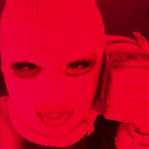 Meet your Posher, Valeria